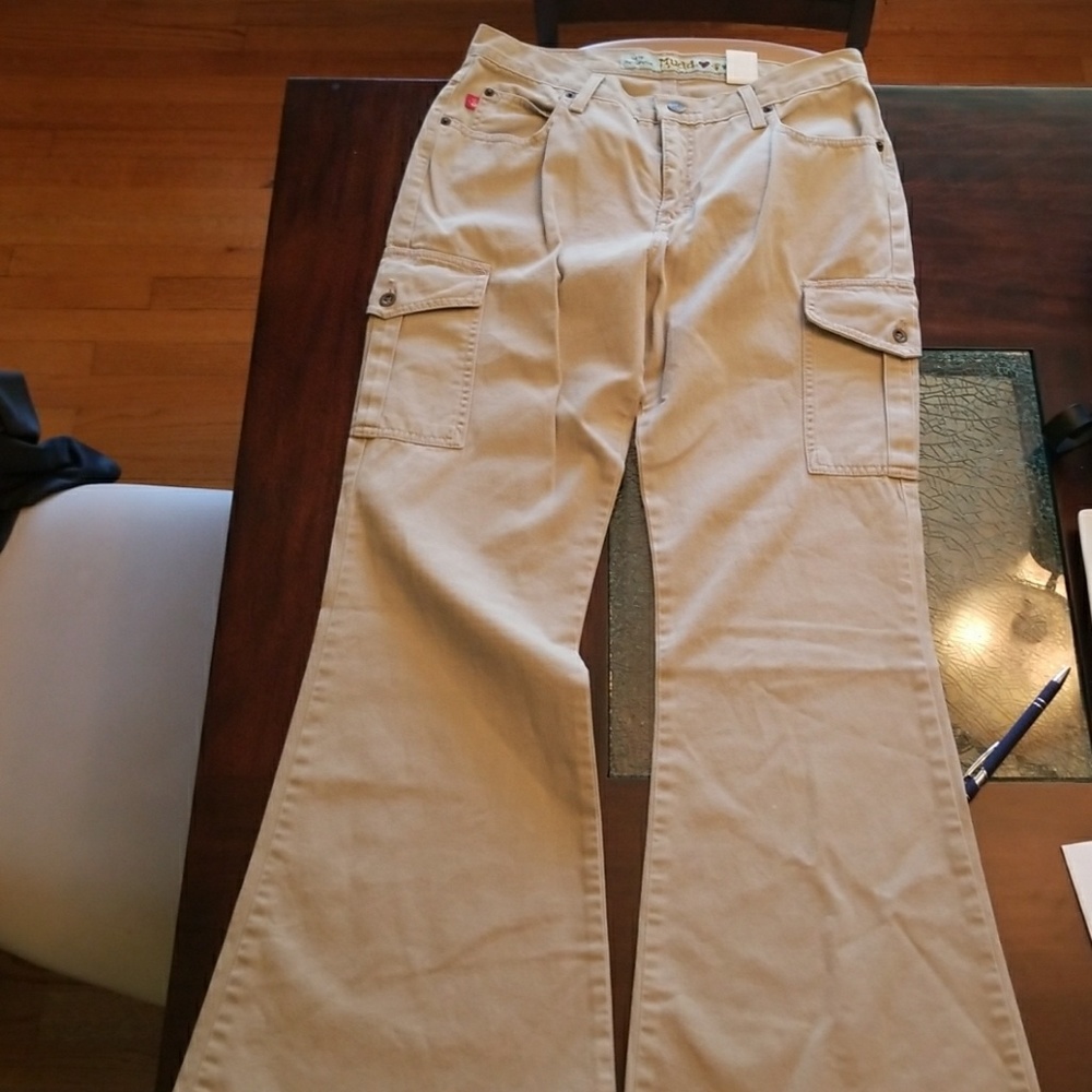 Nwot Size 11 Mudd flared khakis